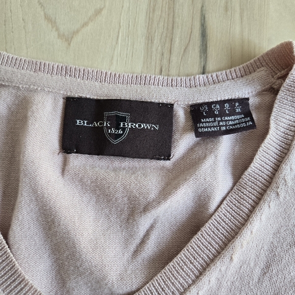 Black Brown 1826 V-Neck Sweater - Soft Pink - Picture 7 of 14